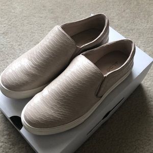 Also Womens Slip-on Sneaker